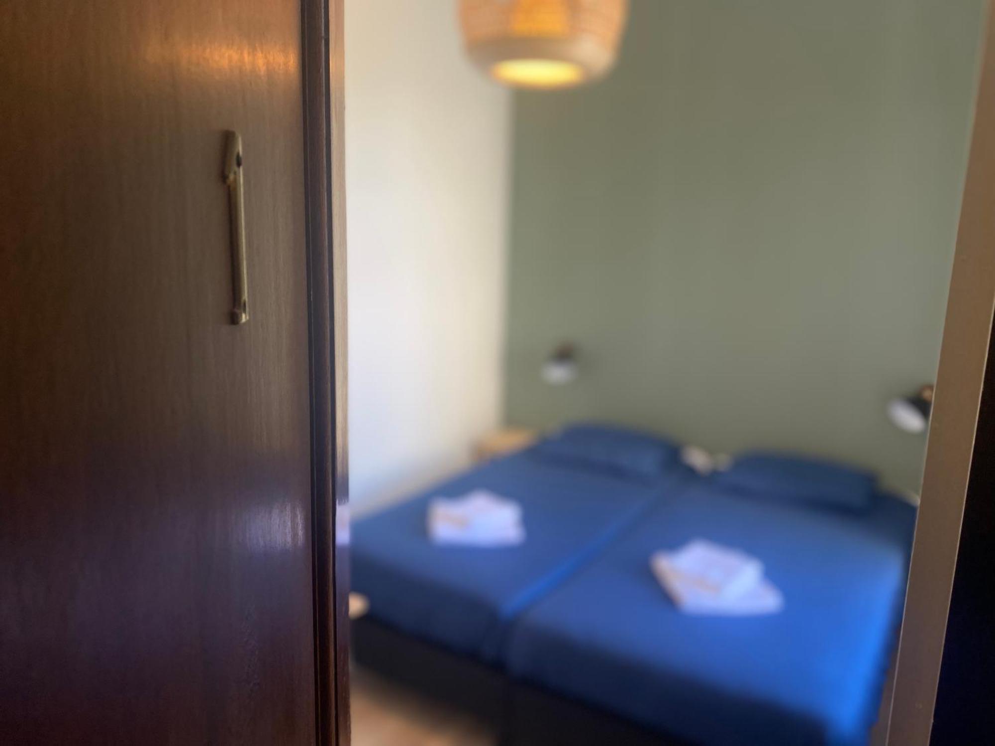 Hotel 'T Sonnehuys Хага Стая снимка
